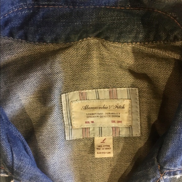 Abercrombie & Fitch distressed denim jacket - Picture 5 of 6